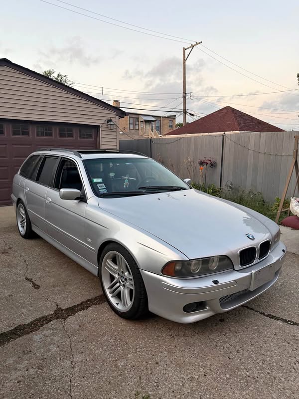 2001 BMW 5 Series - 525i Touring Wagon 4D