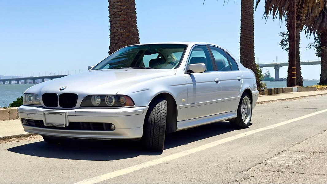 2002 BMW 5 Series - 525i Sedan 4D