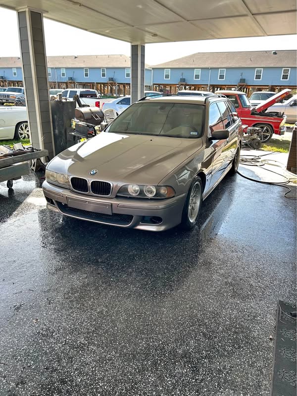 2000 BMW 5 Series - 540iT Wagon 4D