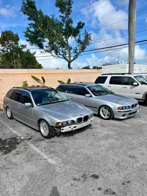 2001 BMW 5 Series - 525i Touring Wagon 4D