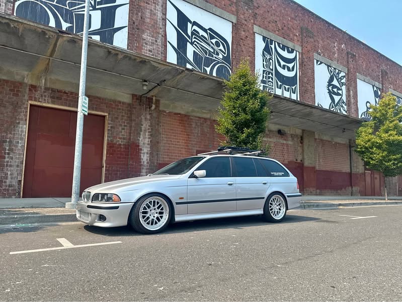 2000 BMW 5 Series - 540iT Wagon 4D