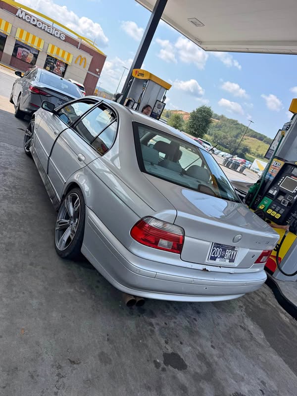 2002 BMW 5 Series - 540i Sedan 4D