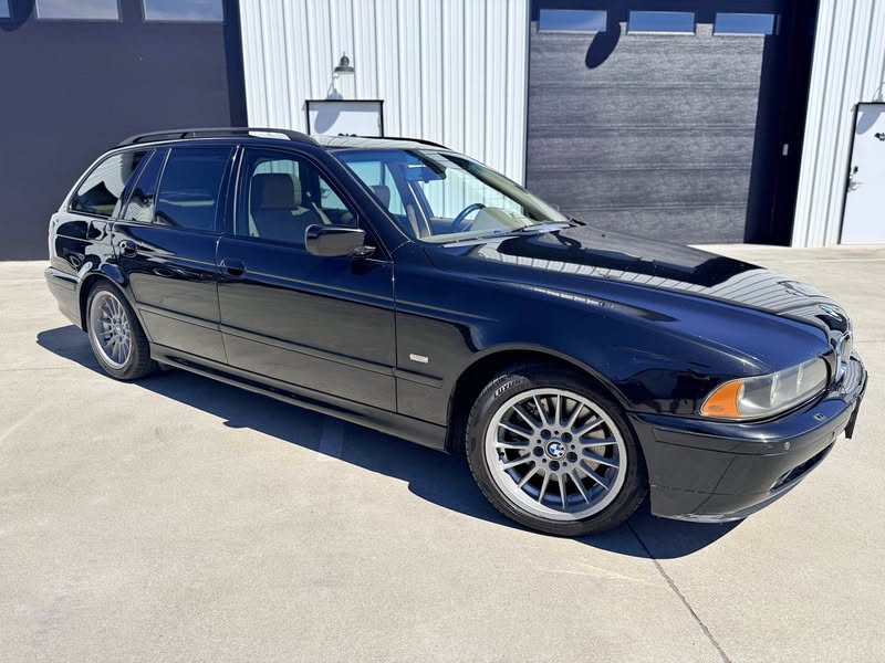 2001 BMW 5 Series - 540iT Wagon 4D