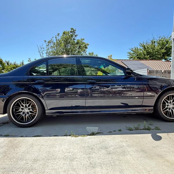 2002 BMW M5