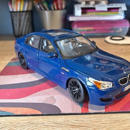 2003 BMW M5 - Sedan 4D