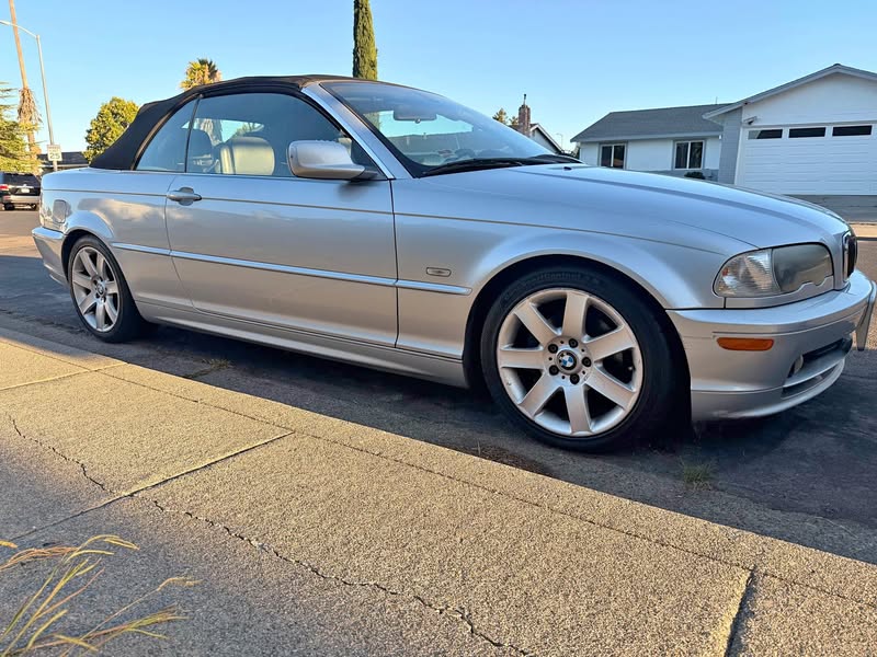 2002 BMW 3 Series - 325Ci Coupe 2D