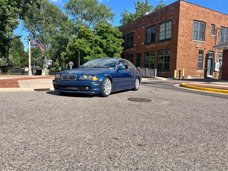2000 BMW 3 Series - 323Ci Coupe 2D