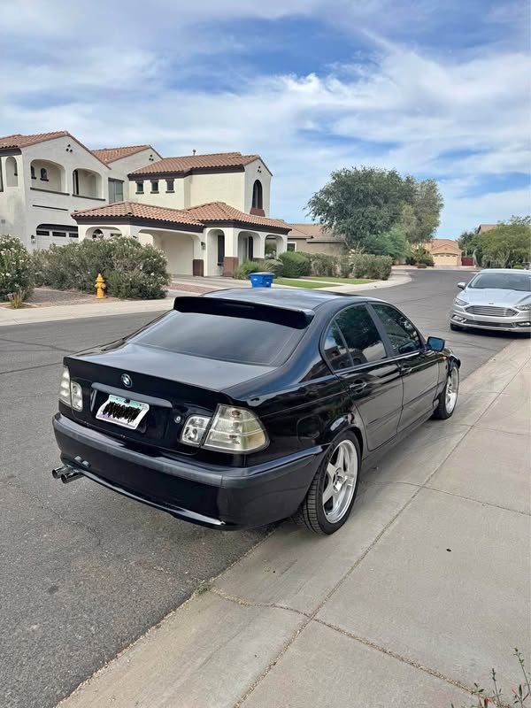 2004 BMW 3 Series - 325i Sedan 4D