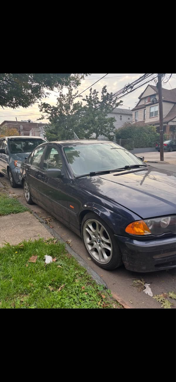 2001 BMW 3 Series - 318i Sedan 4D