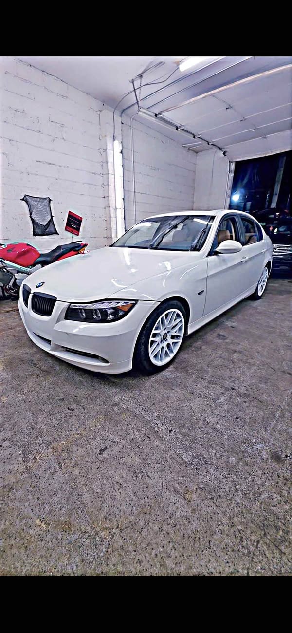 2006 BMW 3 Series - 330i Sedan 4D