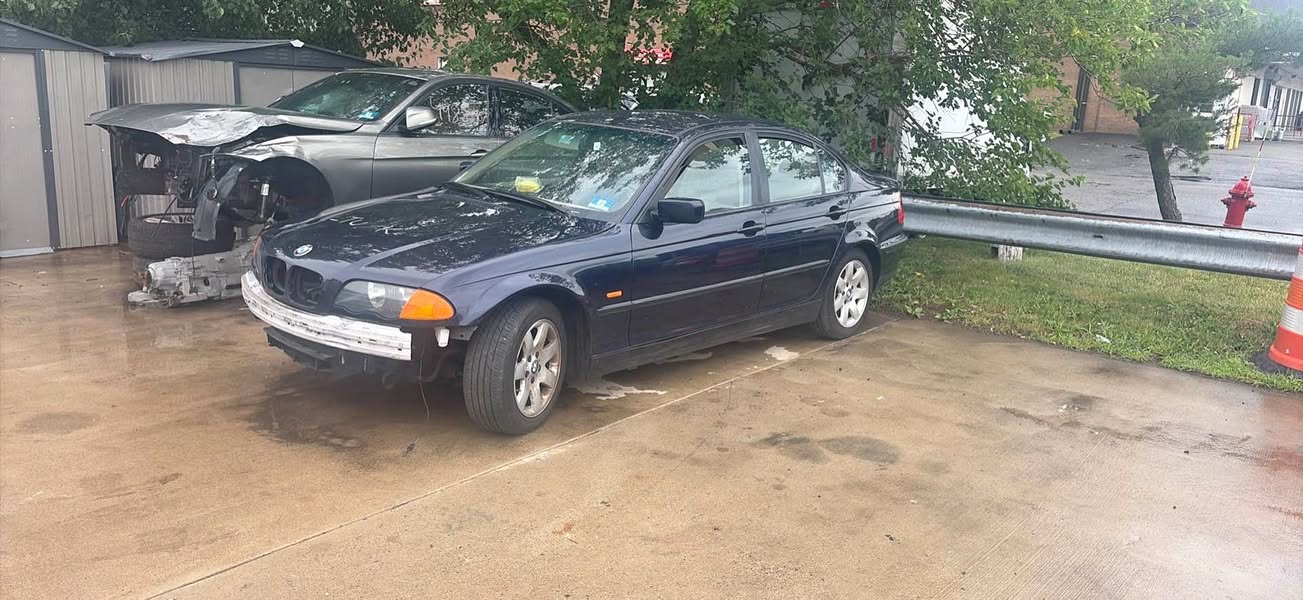 2001 BMW 3 Series - 325xi Sedan 4D