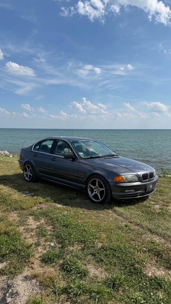 2001 BMW 3 Series - 330i Sedan 4D