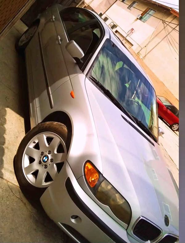 2004 BMW 3 Series - 325i Sedan 4D
