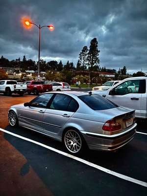 2001 BMW 3 Series - 325i Sedan 4D