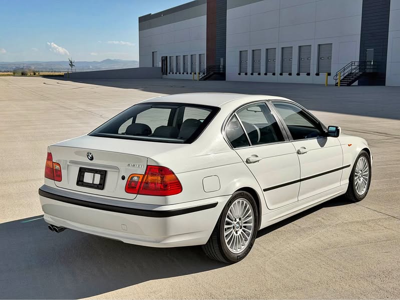 2003 BMW 3 Series - 330i Sedan 4D