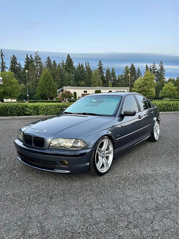 2001 BMW 3 Series - 330i Sedan 4D