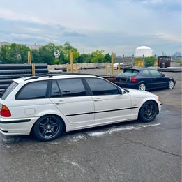 2000 BMW 3 Series - 323i Wagon 4D