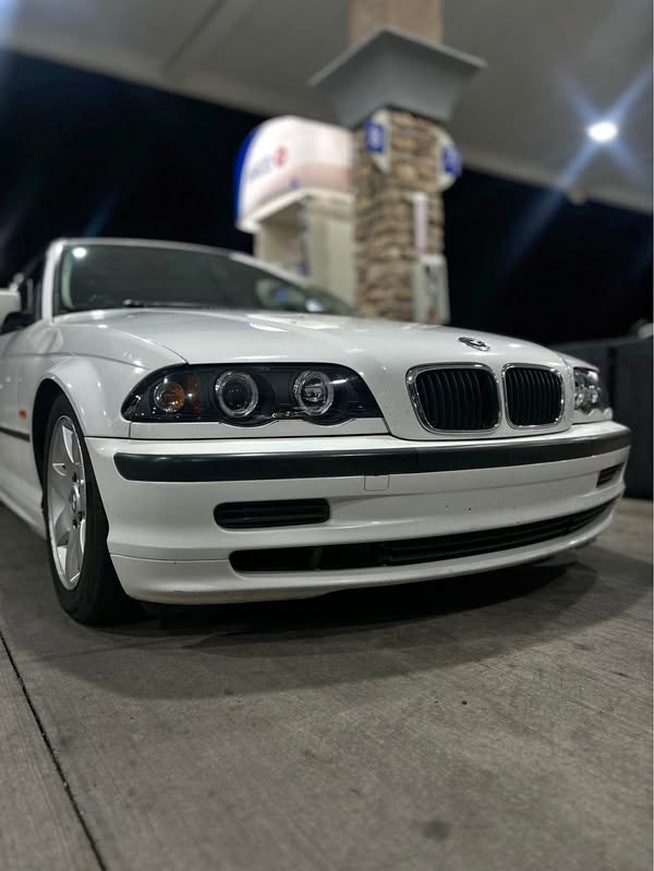 2001 BMW 3 Series - 325i Sedan 4D