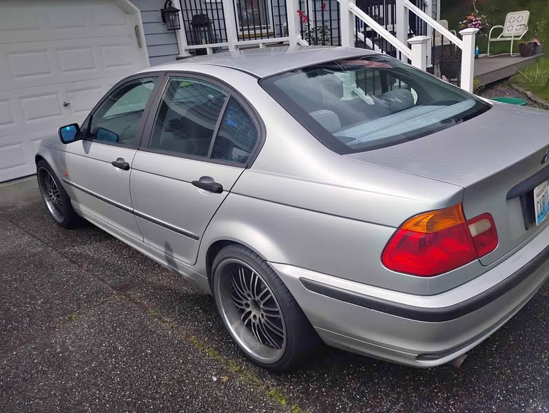 1999 BMW 3 Series - 318i Sedan 4D