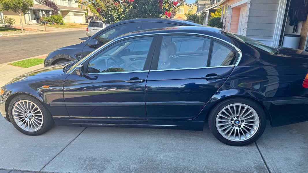 2002 BMW 3 Series - 330i Sedan 4D