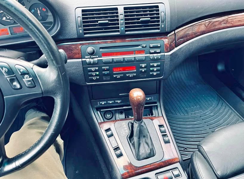 2004 BMW 3 Series - 325xi Sedan 4D