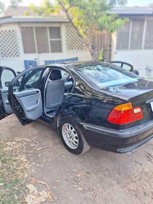 1999 BMW 3 Series - 323i Sedan 4D