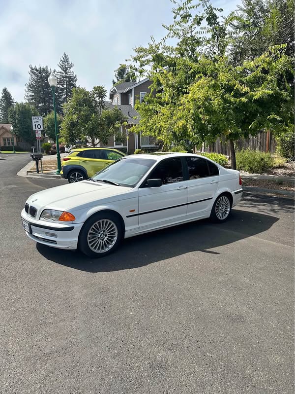 2001 BMW 3 Series - 330i Sedan 4D