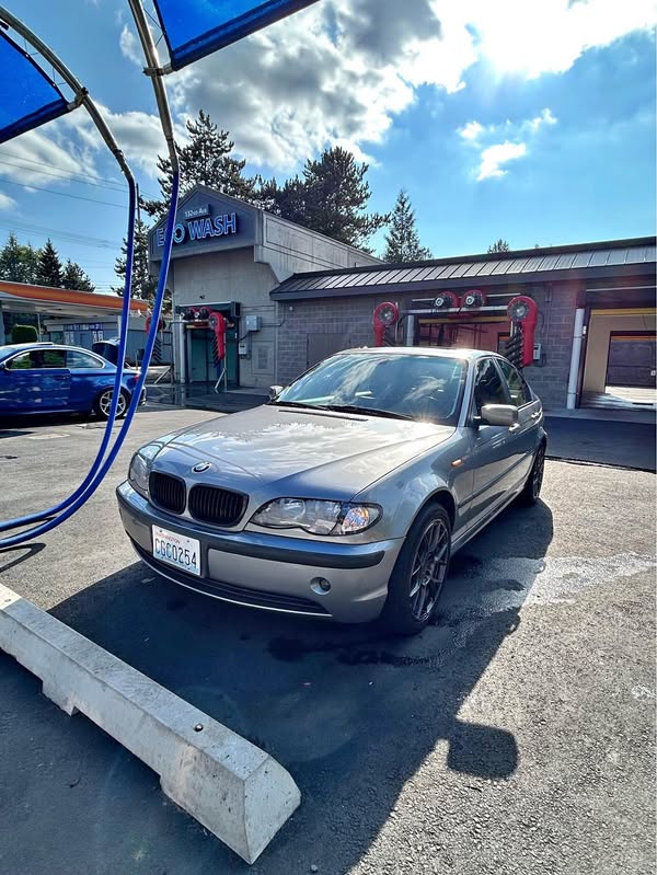 2001 BMW 3 Series - 325i Sedan 4D