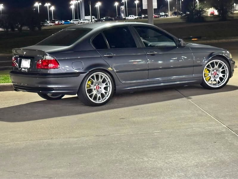 2001 BMW 3 Series - 323i Sedan 4D