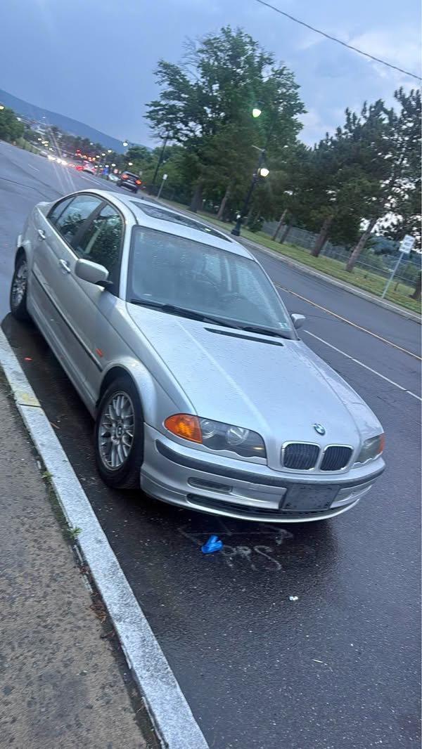 1999 BMW 3 Series - 323i Sedan 4D