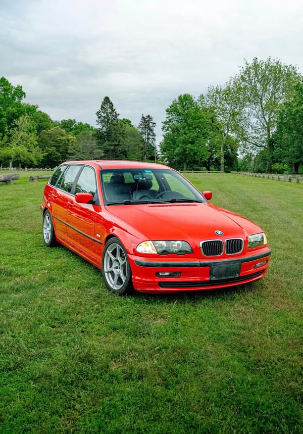 2001 BMW 3 Series - 325iT Wagon 4D