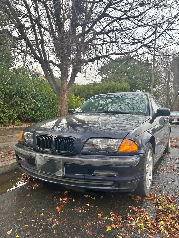2001 BMW 3 Series - 323i Sedan 4D