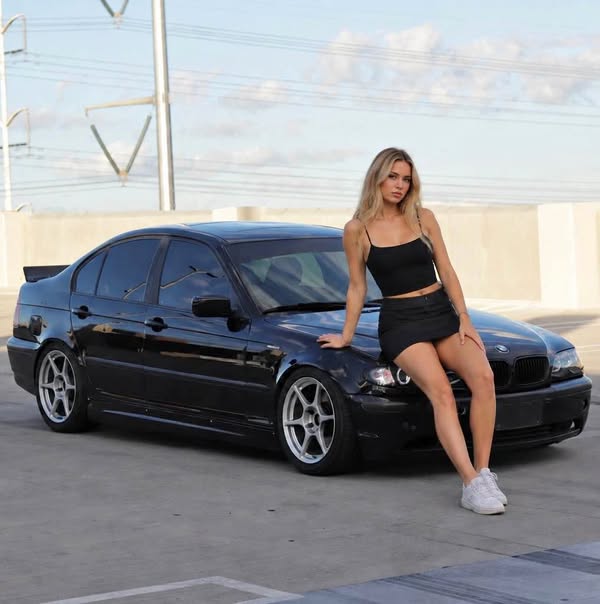 2002 BMW 3 Series - 325i Sedan 4D