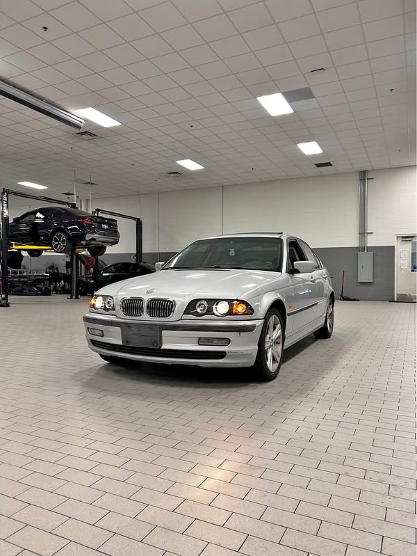 2000 BMW 3 Series - 323i Sedan 4D