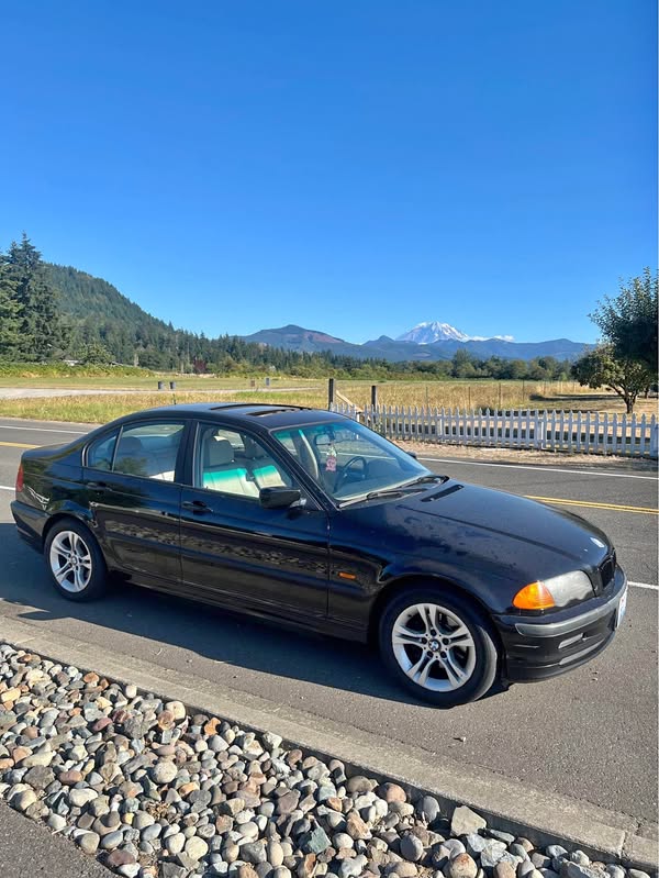 1999 BMW 3 Series - 323i Sedan 4D