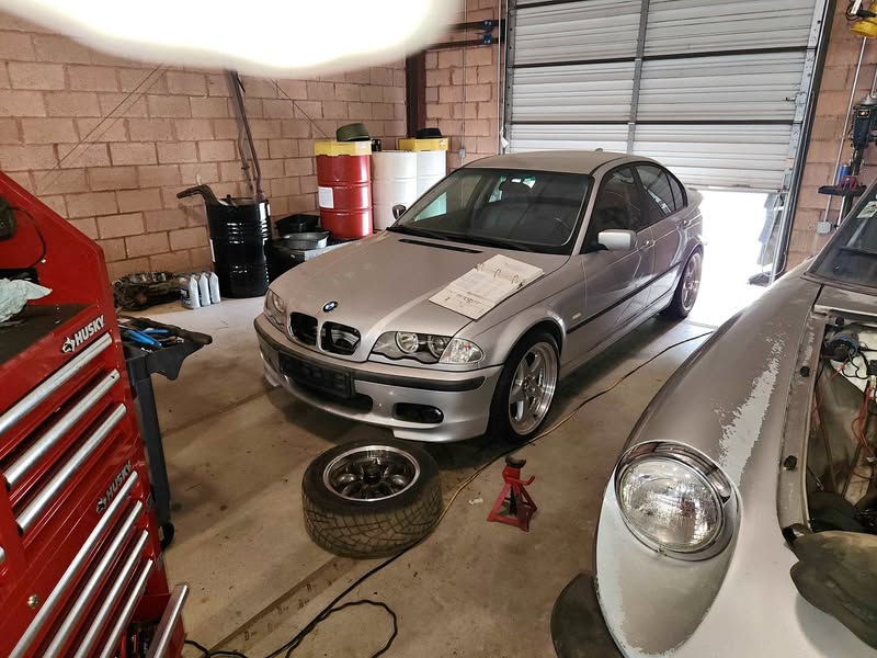 1999 BMW 3 Series - 323i Sedan 4D