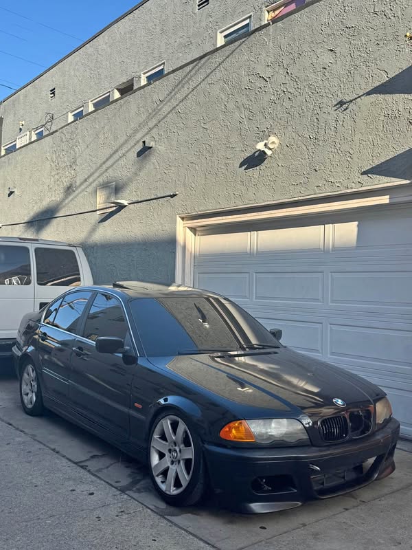 2000 BMW 3 Series - 328i Sedan 4D