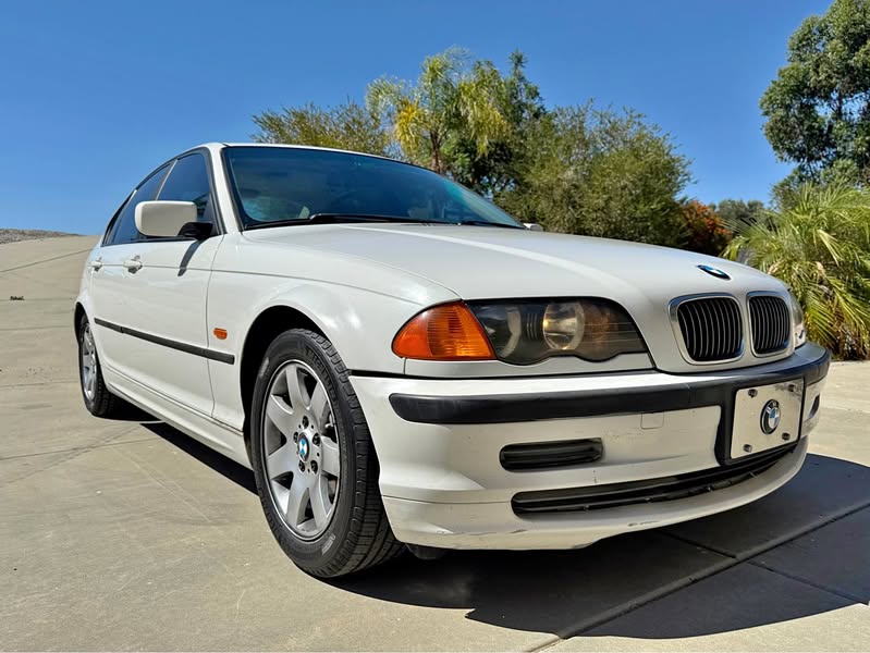 1999 BMW 3 Series - 323i Sedan 4D