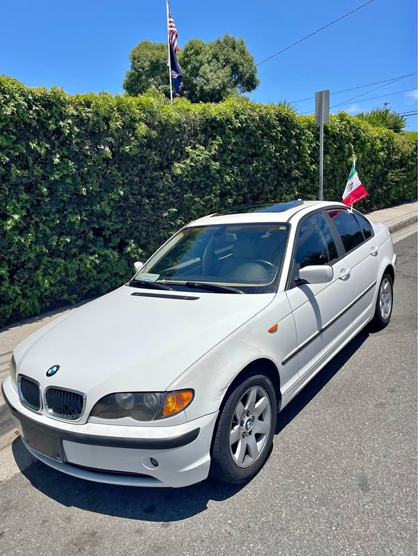 2004 BMW 3 Series - 325i Sedan 4D
