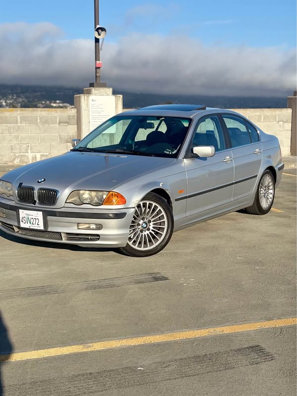 2001 BMW 3 Series - 330i Sedan 4D