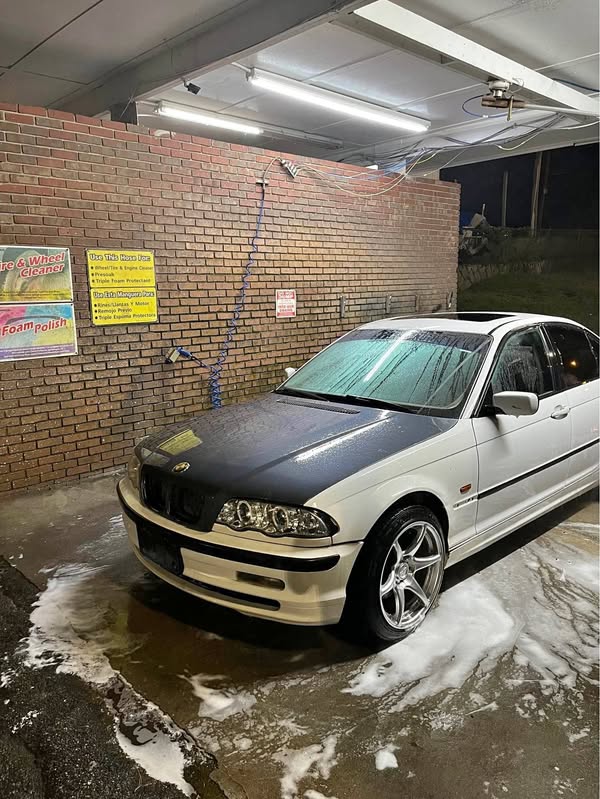 2001 BMW 3 Series - 325i Sedan 4D