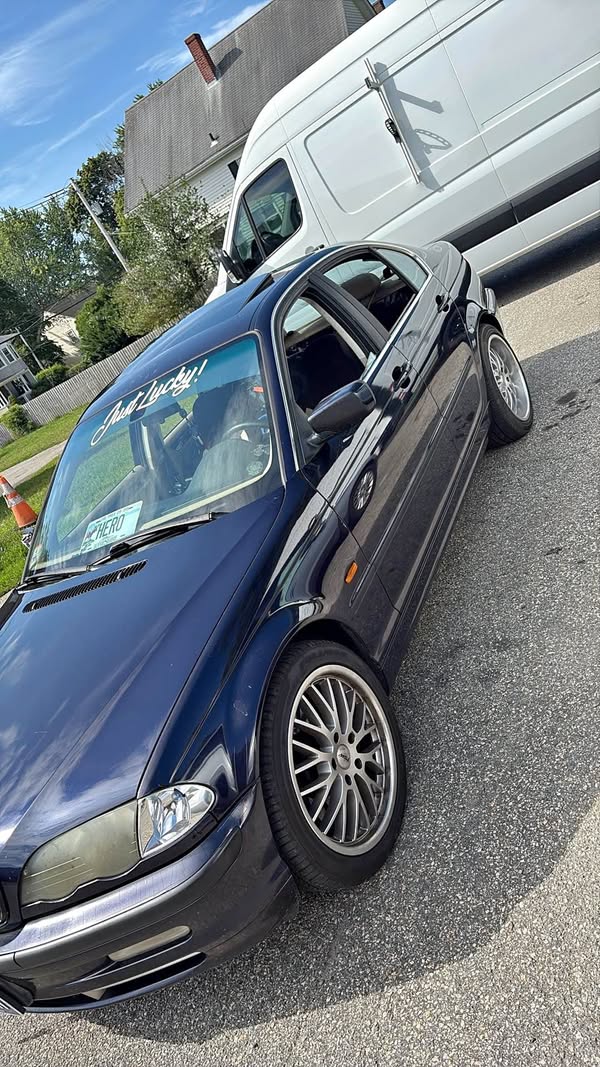 2001 BMW 3 Series - 330xi AWD Sedan 4D