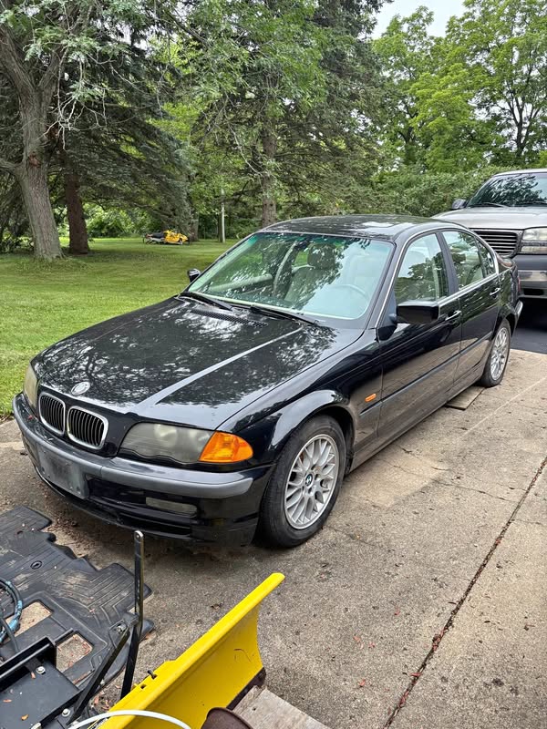 2000 BMW 3 Series - 328i Sedan 4D