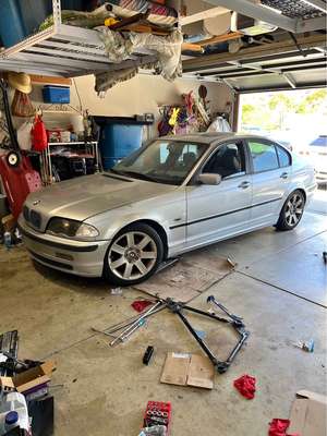 2001 BMW 3 Series - 325i Sedan 4D