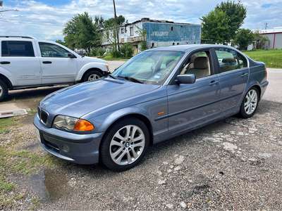 2001 BMW 3 Series - 330xi Sedan 4D