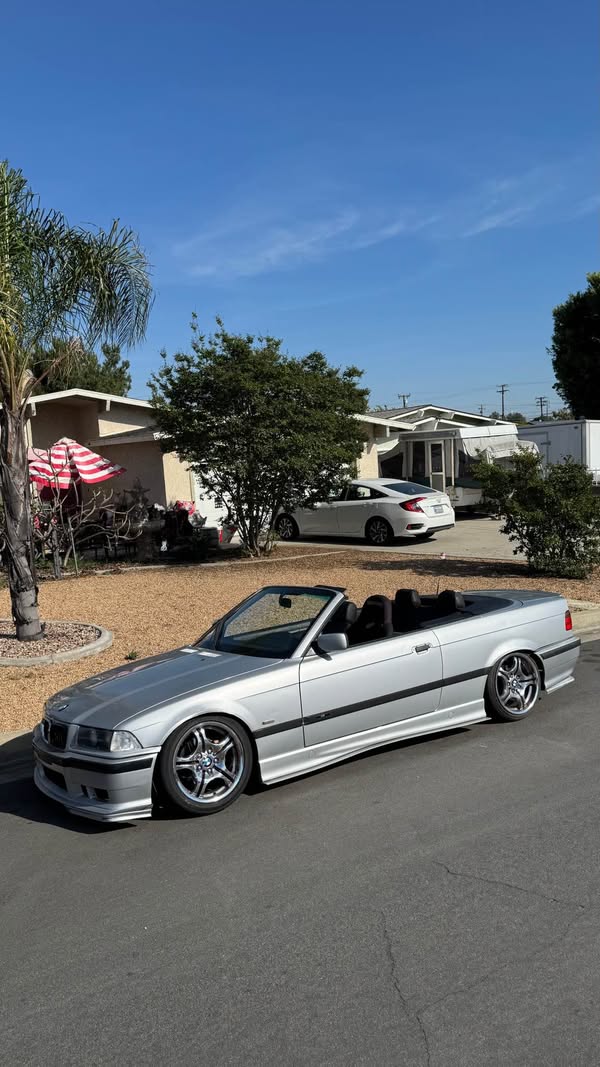 1999 BMW 3 Series - 323i Convertible 2D
