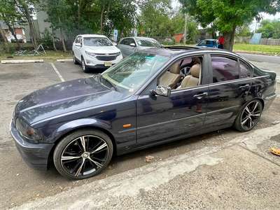 2001 BMW 3 Series - 325i Sedan 4D