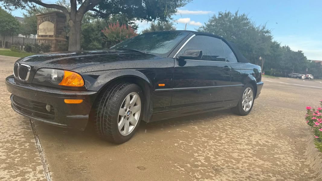 2001 BMW 3 Series - 323i Convertible 2D