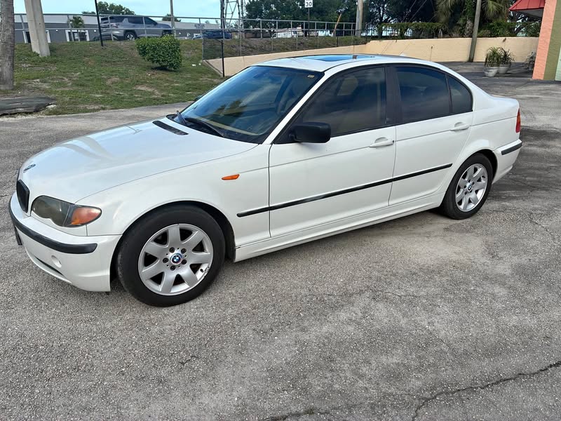 2005 BMW 3 Series - 325i Sedan 4D