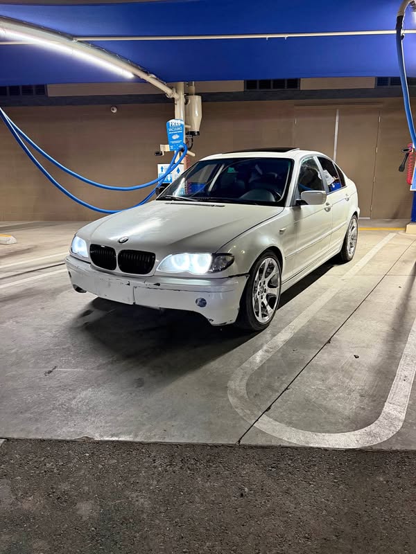 2004 BMW 3 Series - 325i Sedan 4D